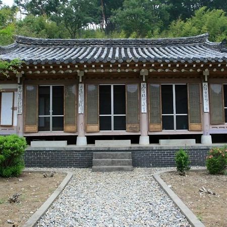 Goseong Choi Pilgan'S Old House Otel Dış mekan fotoğraf